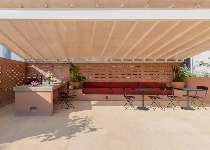 In A Restored 1914 | Casa Serapio Apartamento